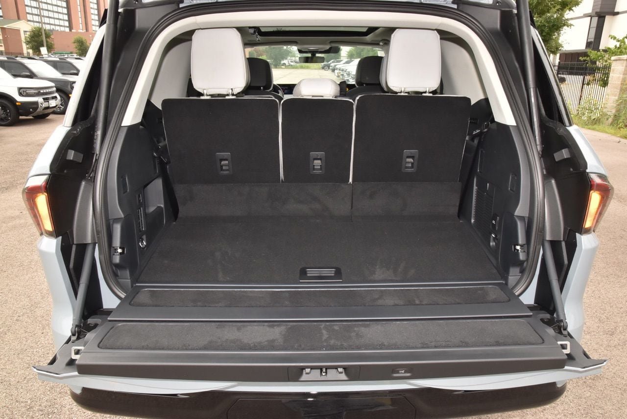 New 2026 Lincoln Navigator Reserve w/ Jet Appearance Package AWD/4WD image 40
