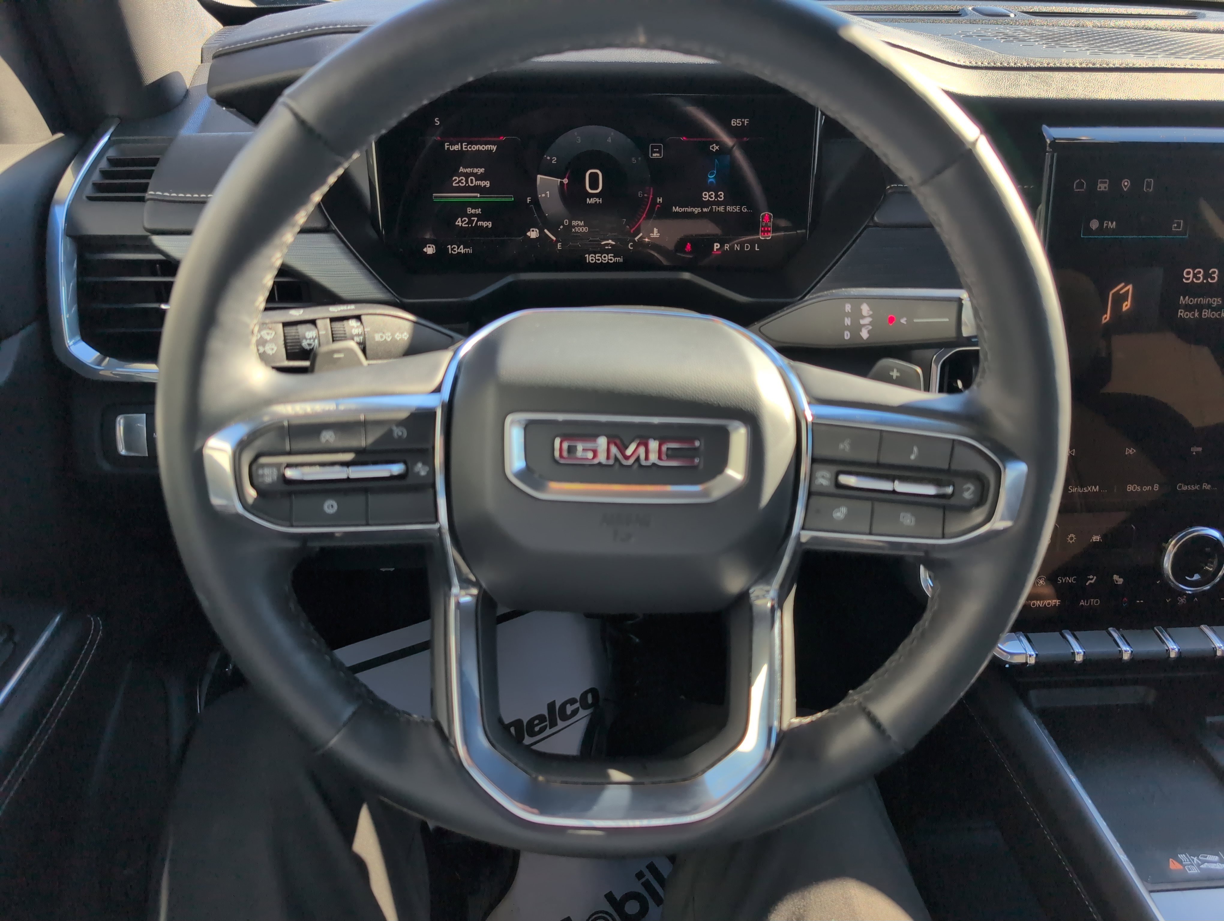 Used 2025 GMC Acadia Elevation image 23