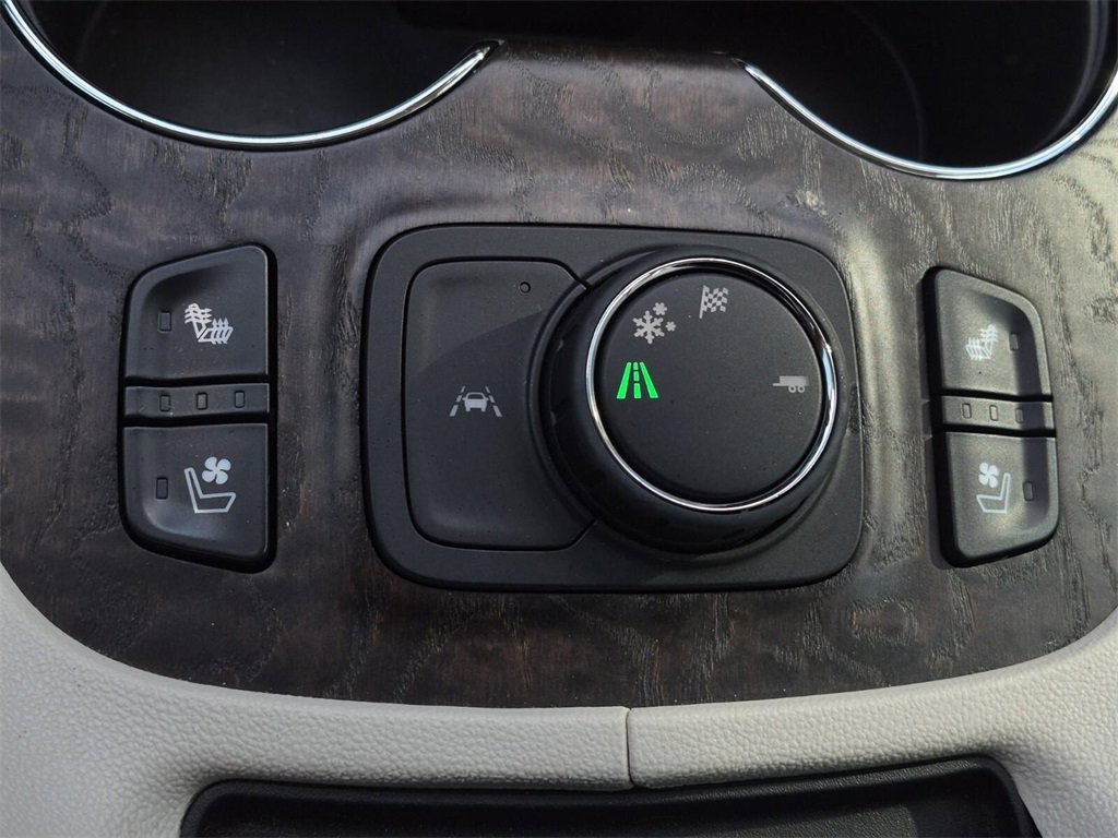 Certified 2023 GMC Acadia Denali w/ Denali Technology Package image 28