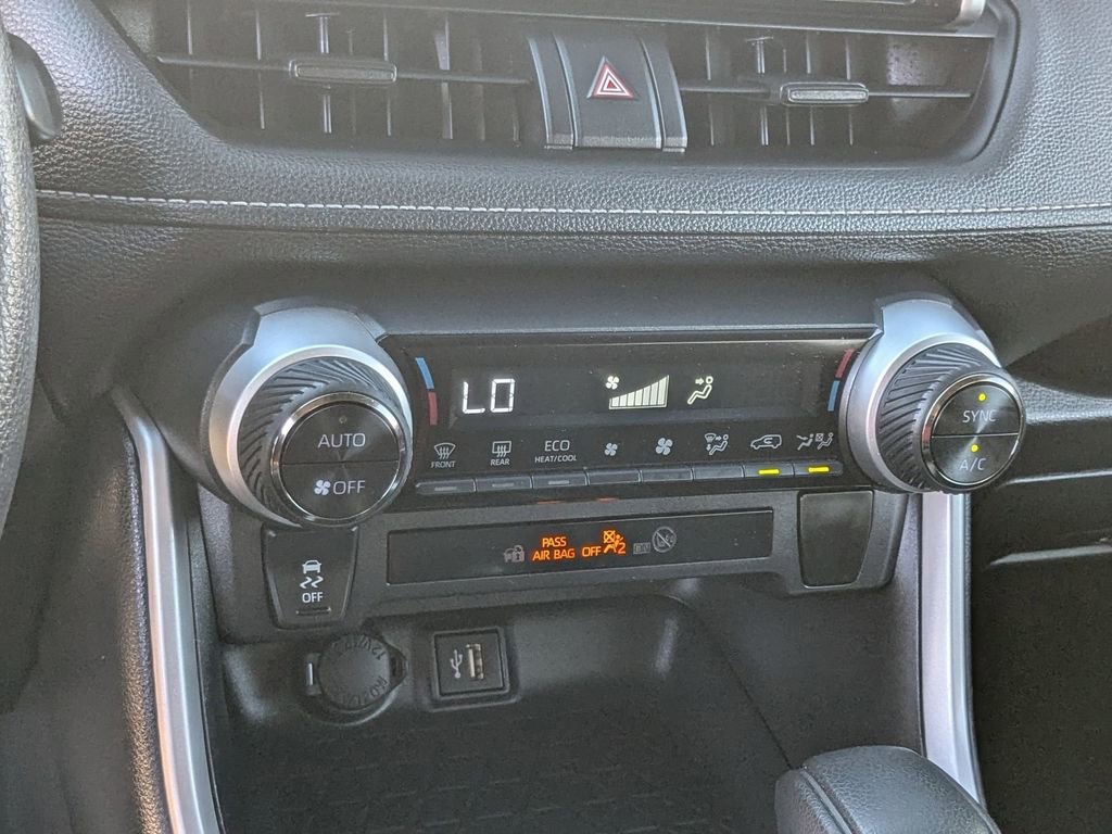 Used 2025 Toyota RAV4 XLE image 20