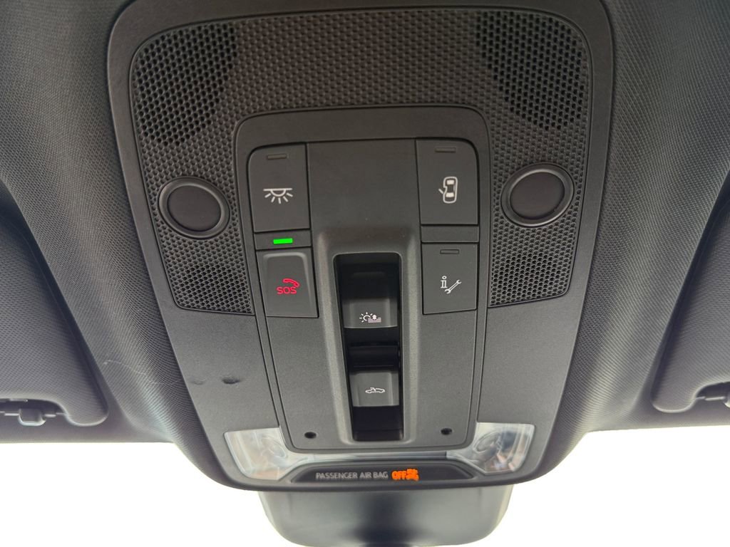 Used 2024 Audi Q3 2.0T Premium image 19