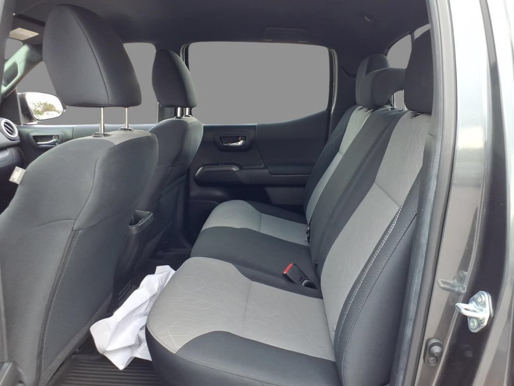 Used 2022 Toyota Tacoma TRD Sport w/ Black Out Package (TMS) AWD/4WD image 5