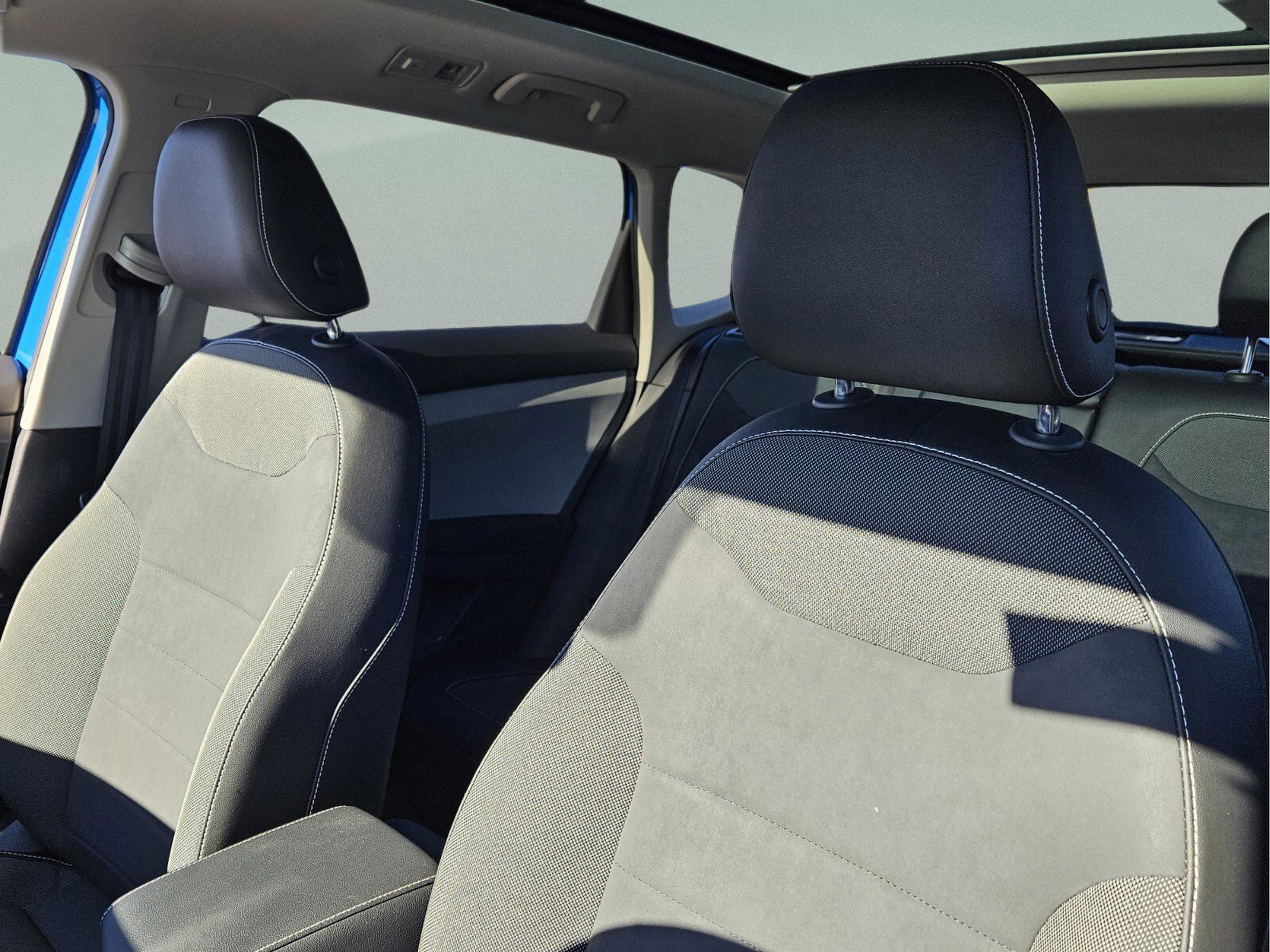 Used 2022 Volkswagen Taos SE w/ Panoramic Sunroof Package image 19