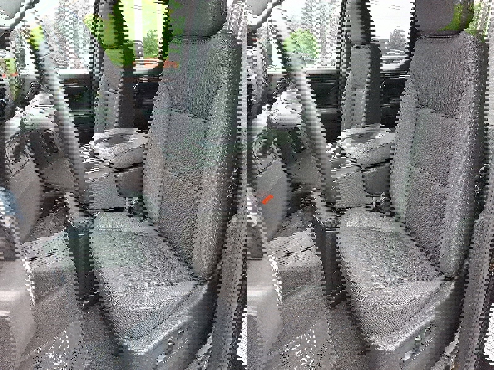 Used 2024 GMC Sierra 1500 SLE image 13