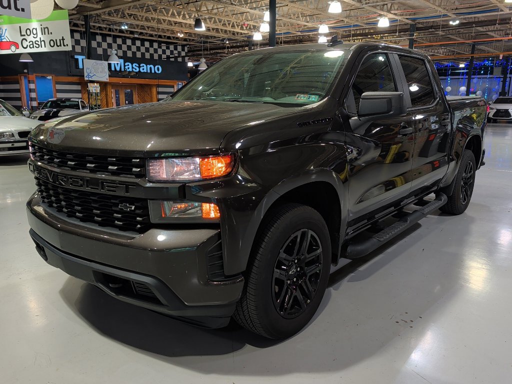 Used 2022 Chevrolet Silverado 1500 Custom w/ LPO, Blackout Package AWD/4WD image 3