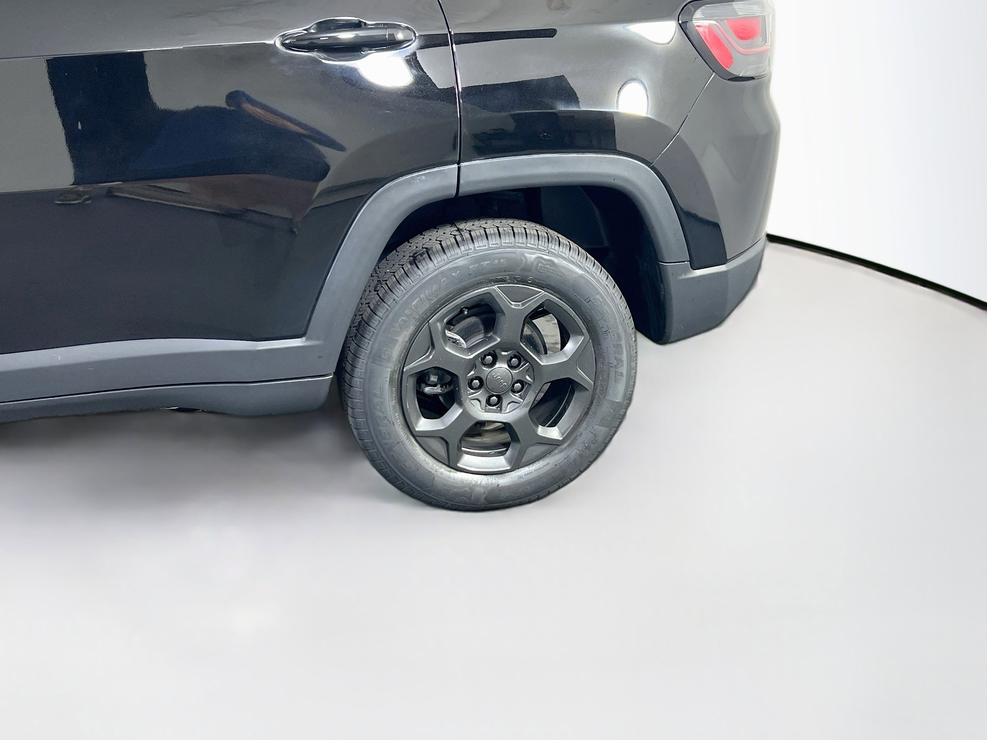 Used 2022 Jeep Compass Trailhawk w/ Trailhawk Elite Group image 30