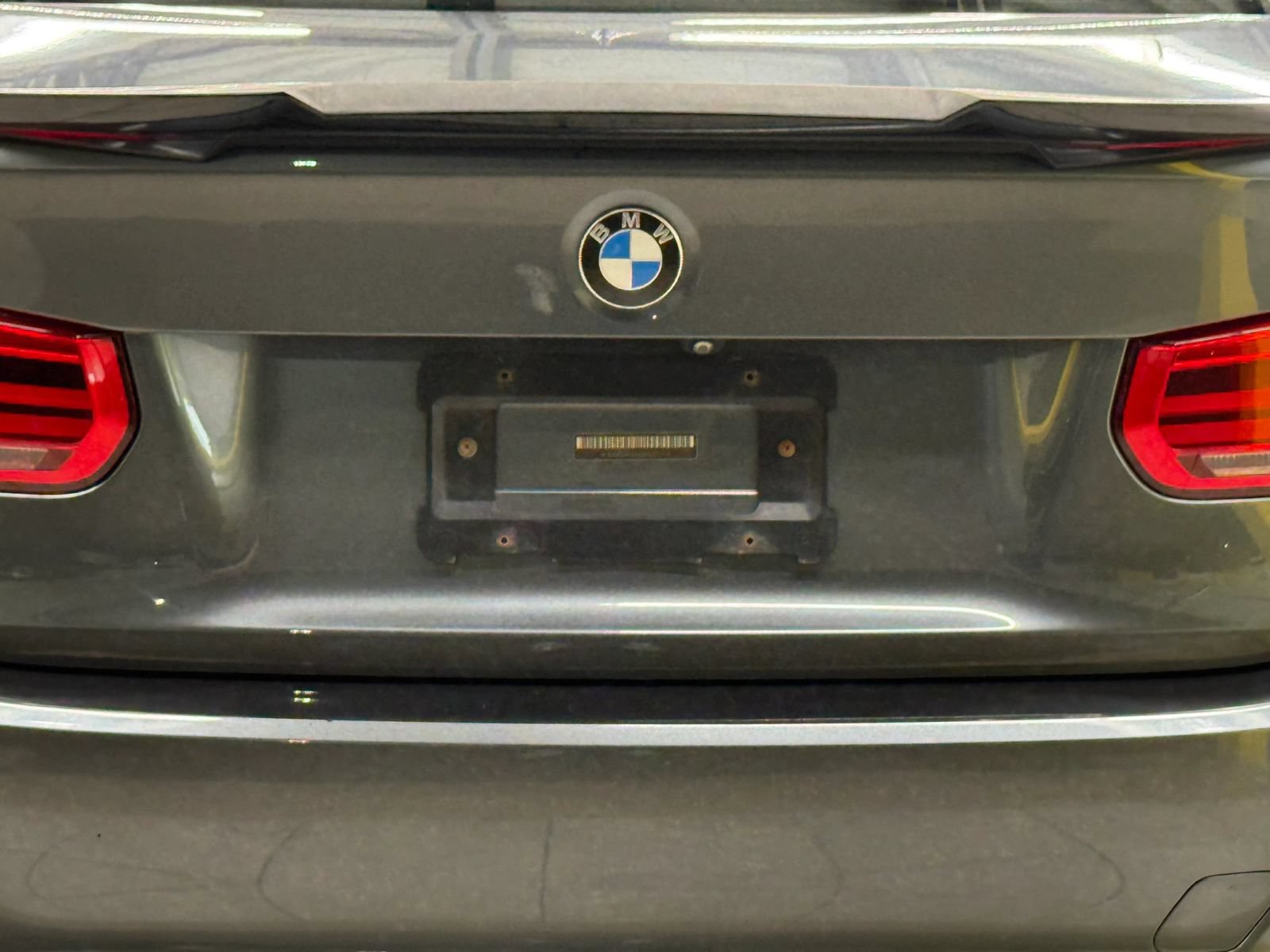 Used 2018 BMW 330i xDrive Sedan AWD/4WD image 11