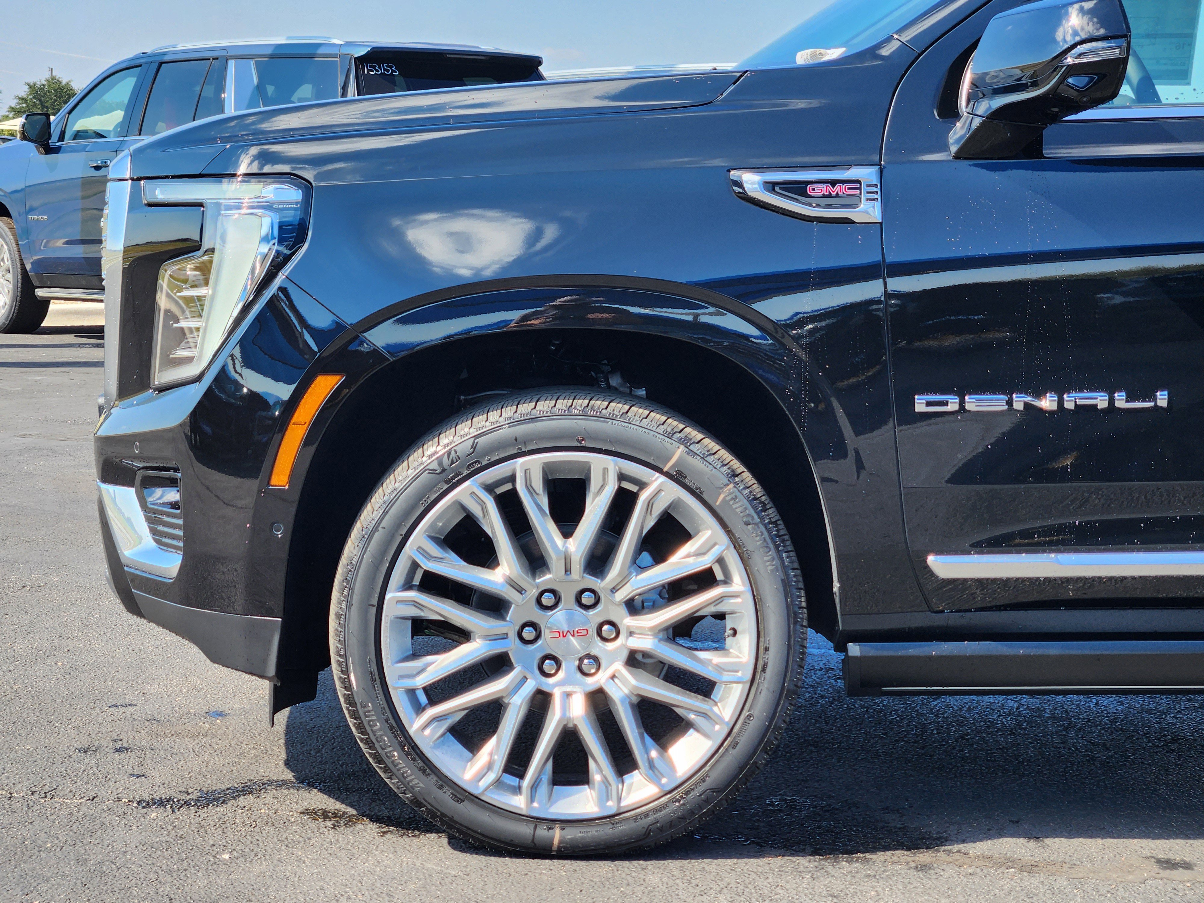 New 2026 GMC Yukon Denali w/ Denali Reserve Package image 5