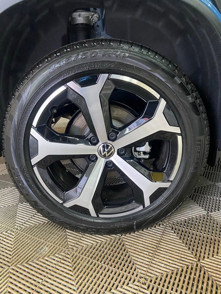 New 2026 Volkswagen Tiguan SE image 9