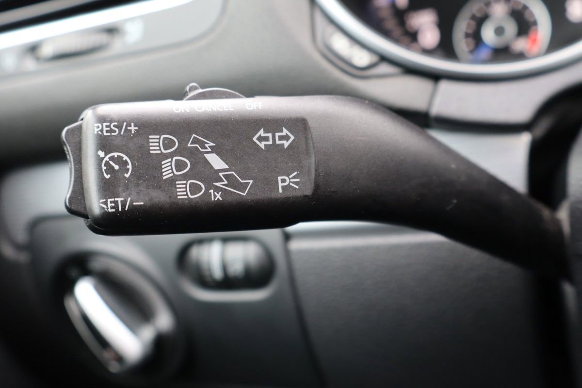 Used 2013 Volkswagen Golf R 2-Door image 29