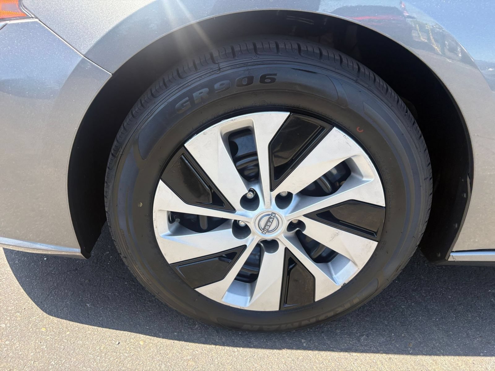 Used 2023 Nissan Altima 2.5 S FWD image 29