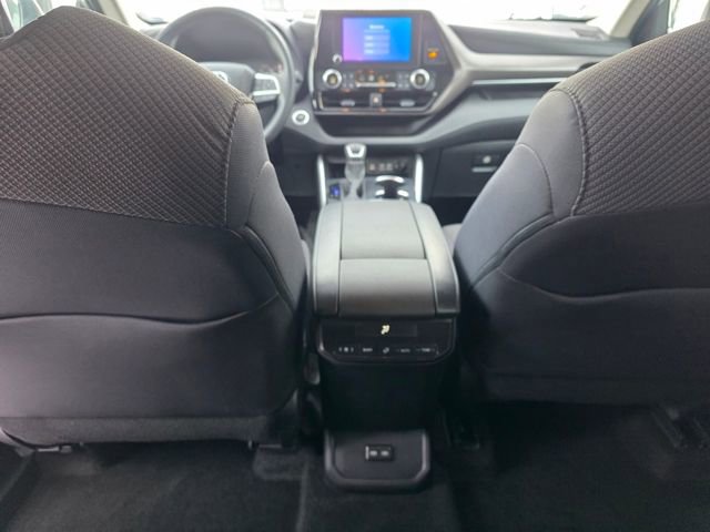 Used 2024 Toyota Highlander LE image 13