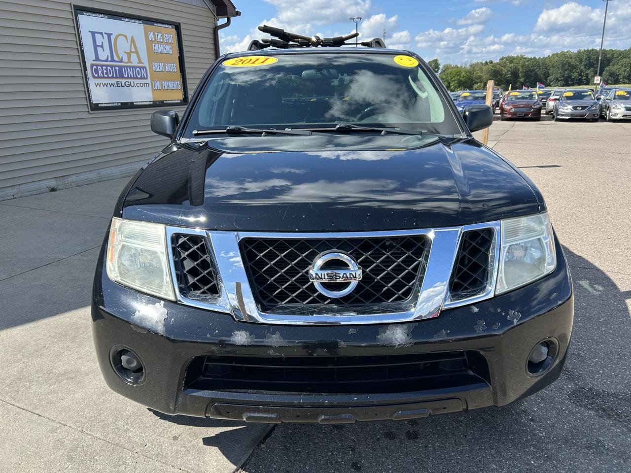 Used 2011 Nissan Pathfinder S AWD/4WD image 2