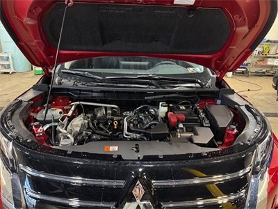 New 2025 Mitsubishi Outlander SE image 26