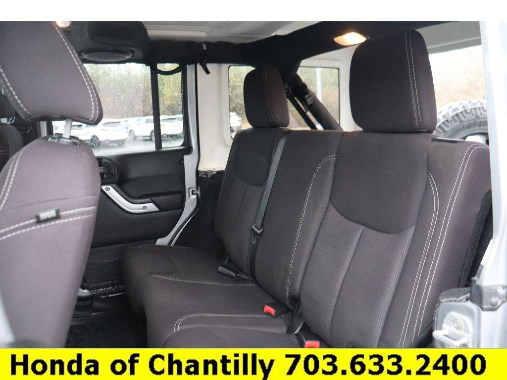 Used 2013 Jeep Wrangler Unlimited Sahara w/ Connectivity Group image 22