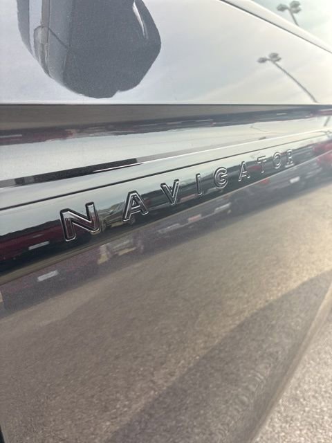 New 2026 Lincoln Navigator Reserve w/ Jet Appearance Package image 10