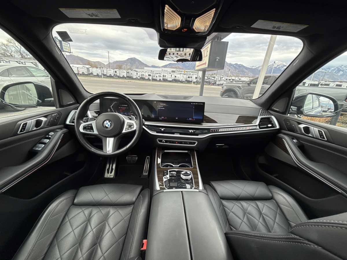 Used 2023 BMW X7 xDrive40i w/ Executive Package image 19