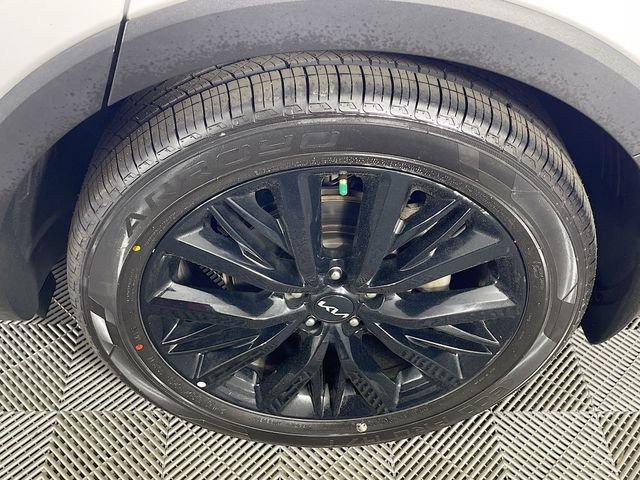 Used 2022 Kia Telluride SX w/ Towing Package FWD image 35