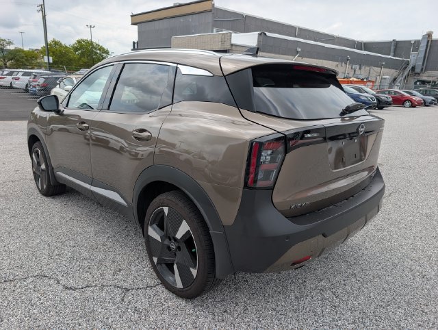 Used 2026 Nissan Kicks SR w/ SR Premium Package AWD/4WD image 3