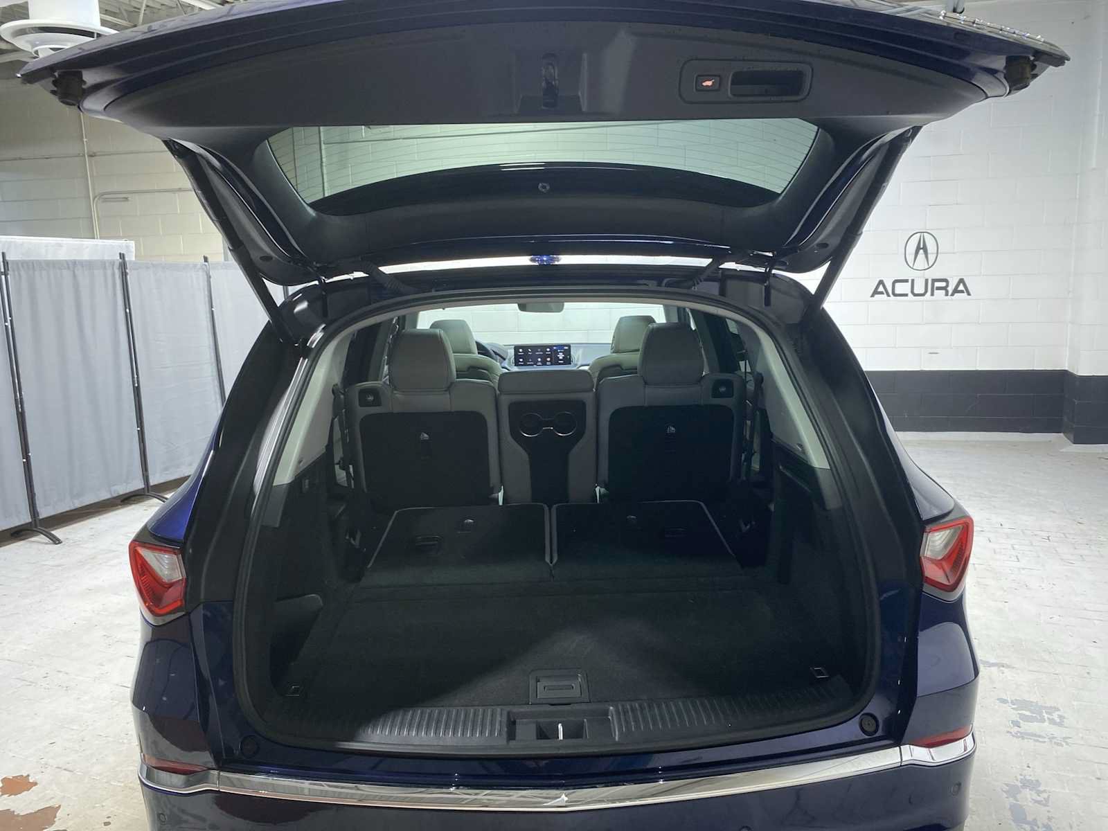 Certified 2024 Acura MDX SH-AWD w/ Technology Package image 19