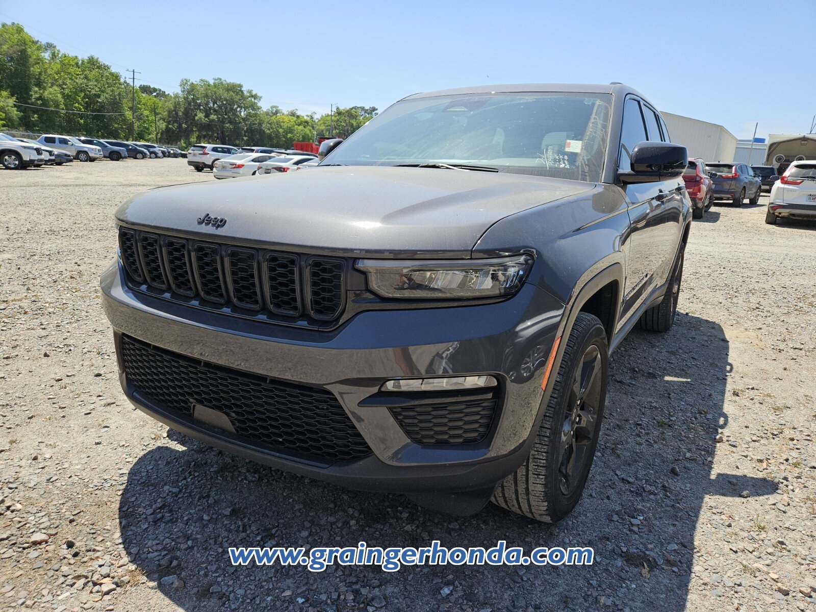 Used 2024 Jeep Grand Cherokee Limited w/ Black Appearance Package AWD/4WD image 2