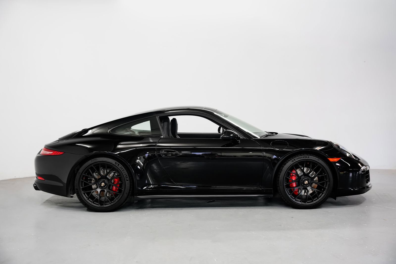 Used 2016 Porsche 911 Carrera 4 GTS AWD/4WD image 2