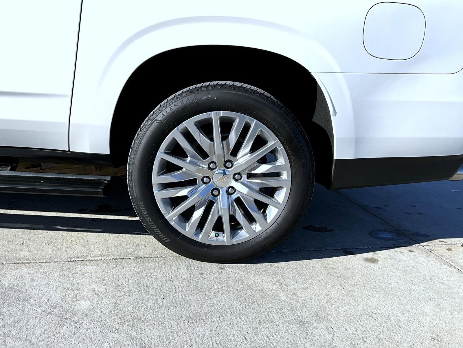 Used 2023 Chevrolet Suburban High Country image 24