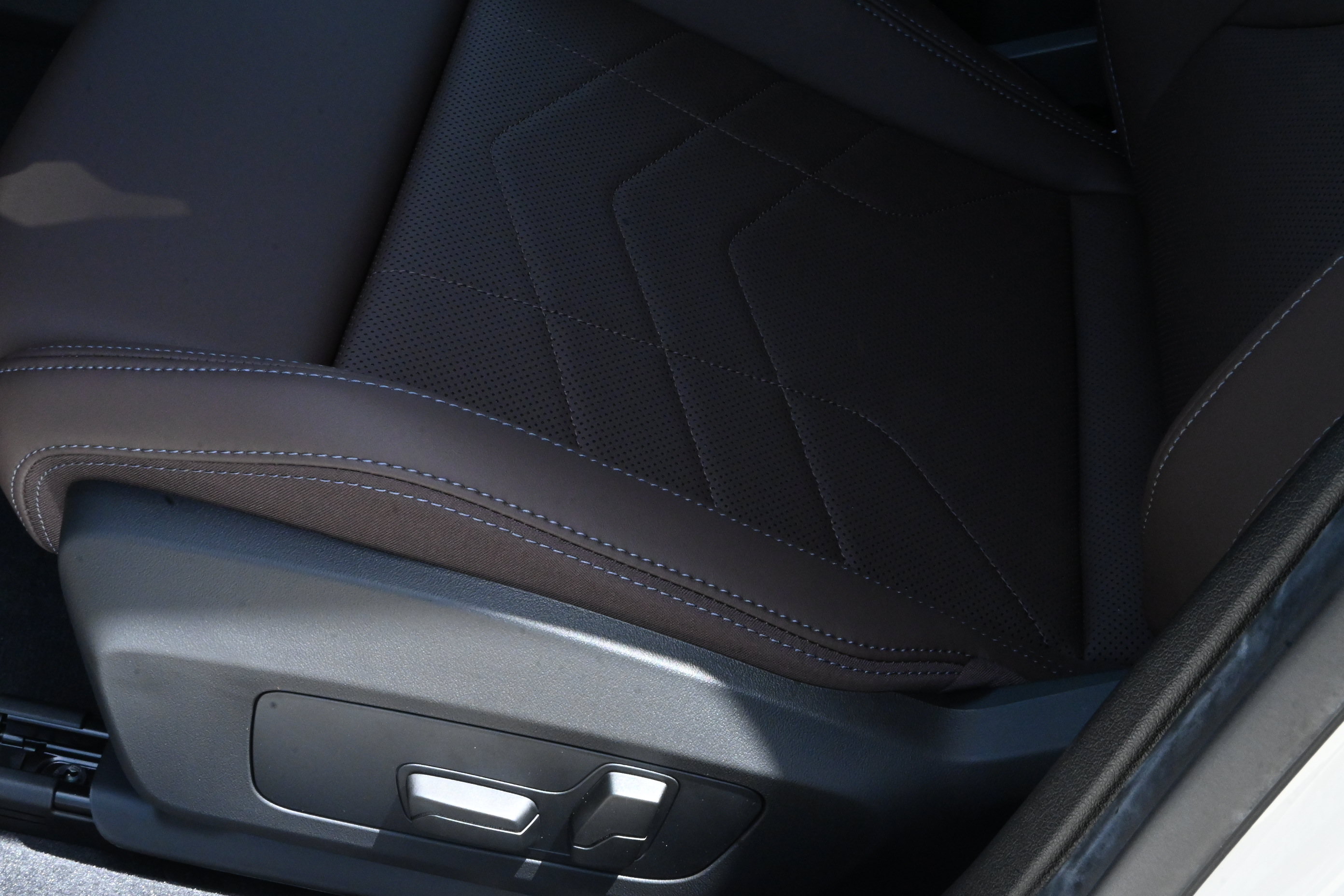 New 2026 BMW 228i w/ Technology Package FWD image 26