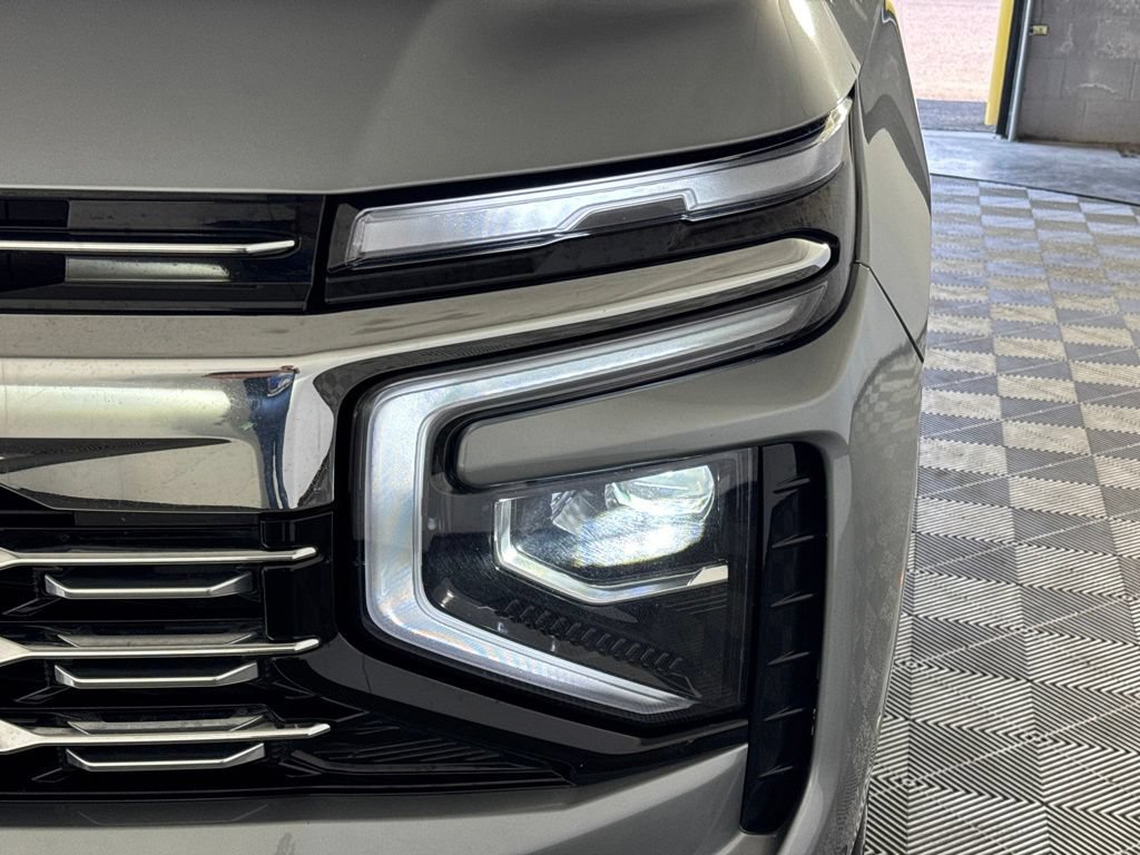 Certified 2025 Chevrolet Suburban Premier AWD/4WD image 43