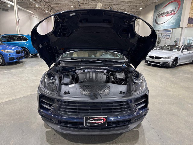 Used 2021 Porsche Macan w/ Premium Package image 17