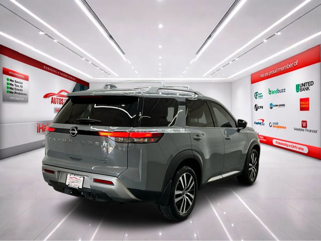 Used 2024 Nissan Pathfinder Platinum AWD/4WD image 7