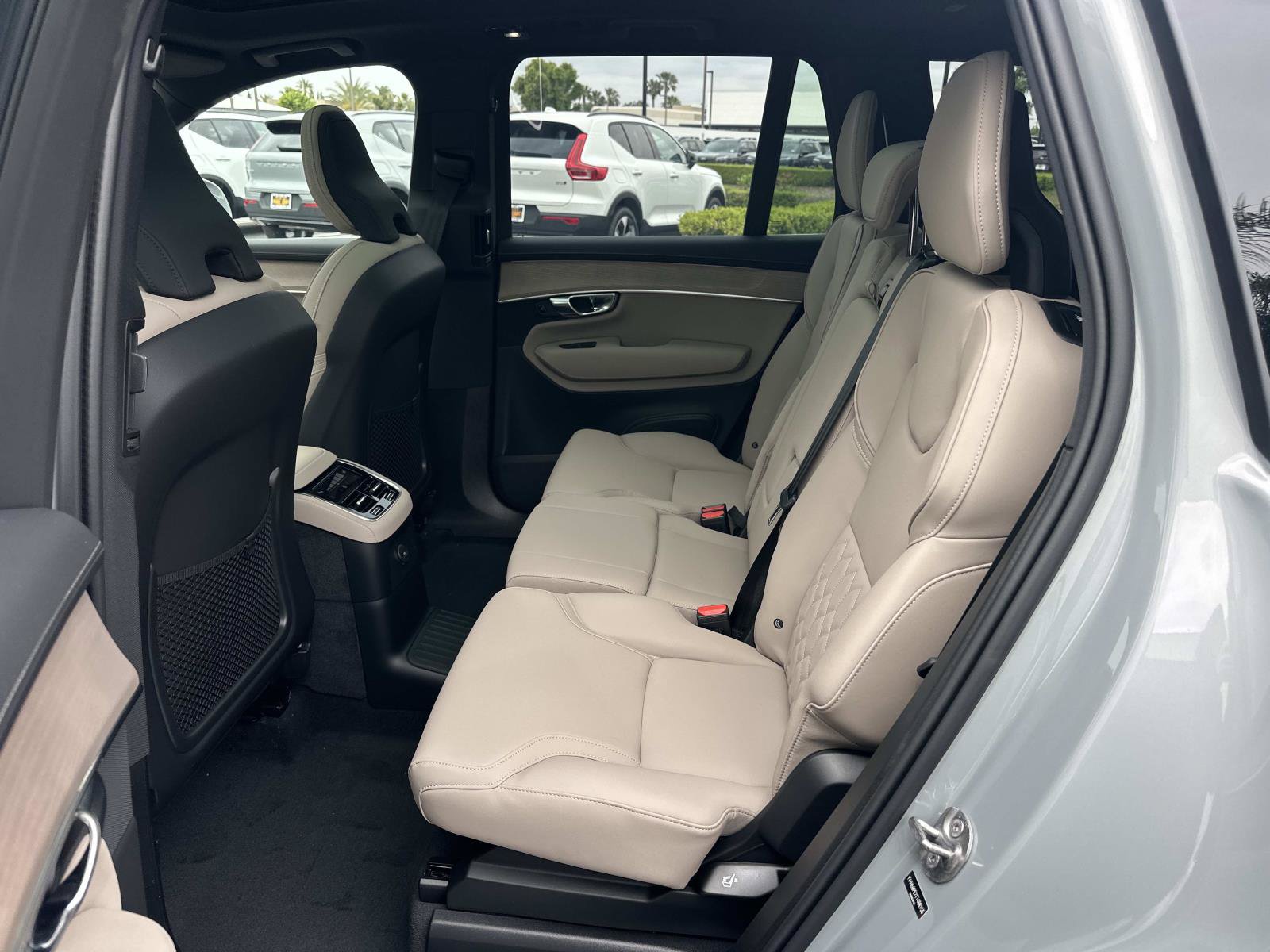 New 2026 Volvo XC90 T8 Plus AWD/4WD image 17