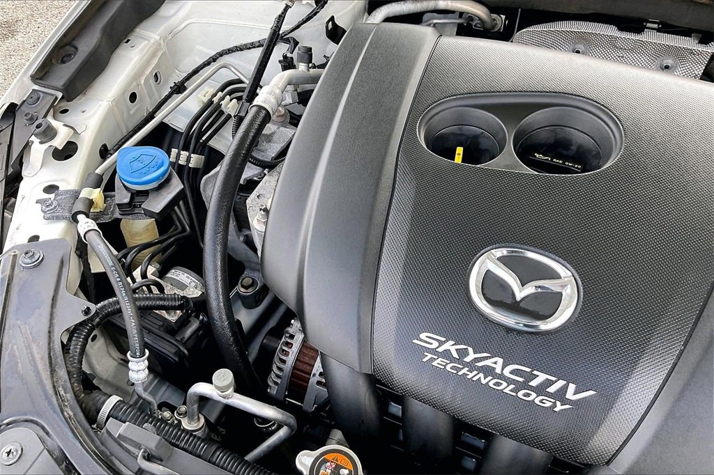 Used 2017 MAZDA MAZDA3 Grand Touring image 32