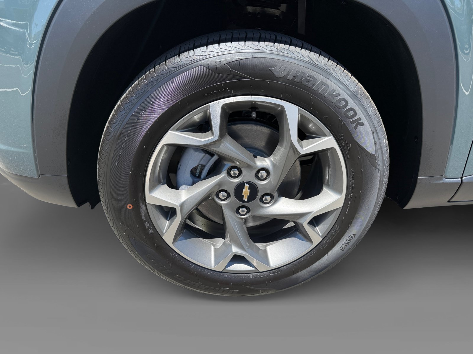 New 2026 Chevrolet Trax LT w/ Sunroof Package FWD image 9