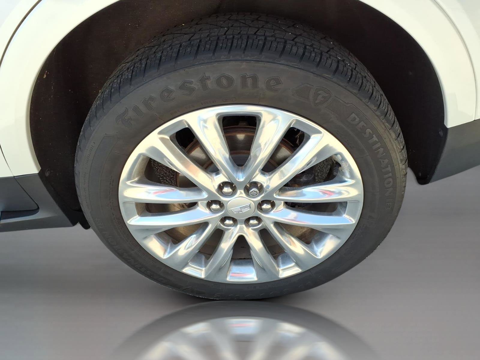 Used 2017 Cadillac XT5 Platinum w/ Driver Assist Package image 12