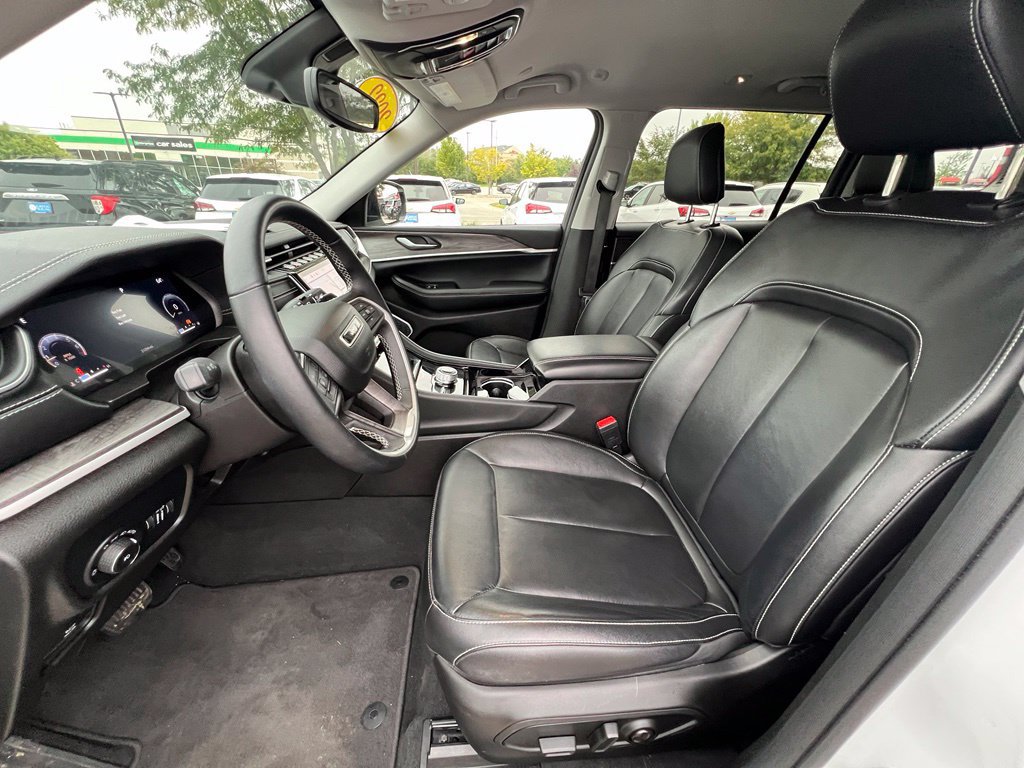 Used 2022 Jeep Grand Cherokee L Limited AWD/4WD image 19