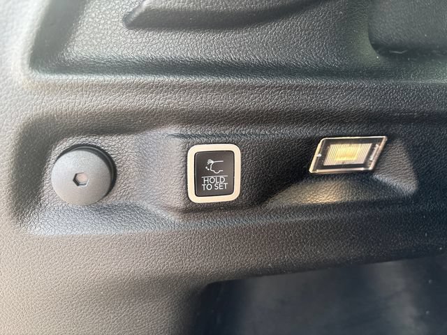 Used 2023 Jeep Grand Cherokee L Laredo AWD/4WD image 25