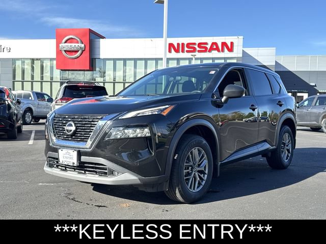 Used 2023 Nissan Rogue S AWD/4WD image 7
