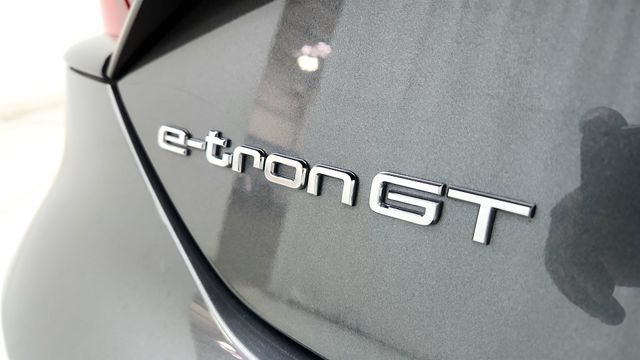 Used 2023 Audi e-tron GT Premium Plus AWD/4WD image 38