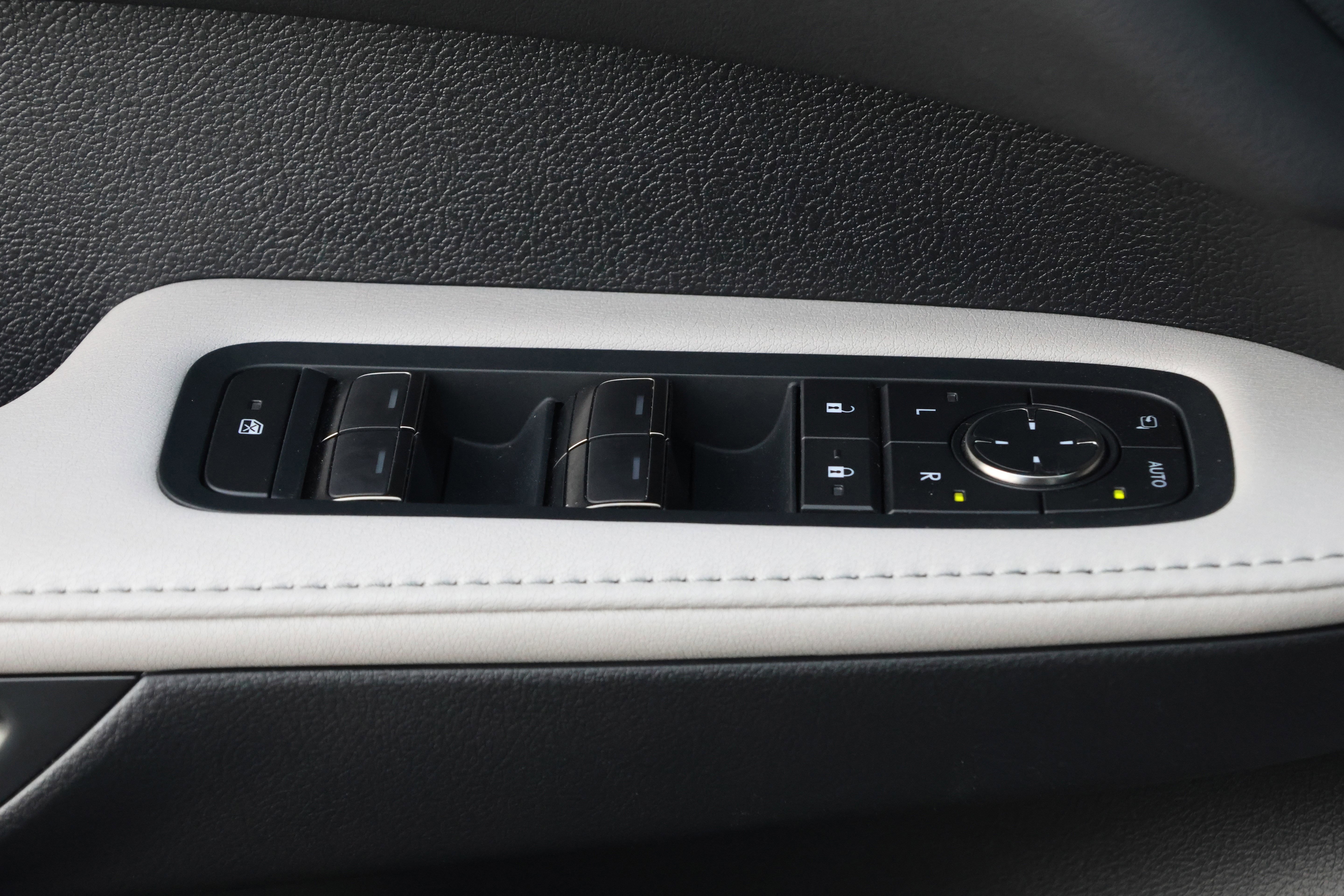 Certified 2024 Lexus RX 350 Premium w/ Accessory Package (Z1) image 13