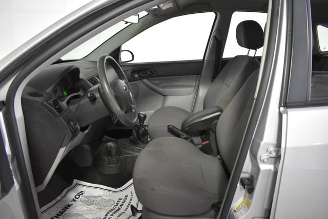 Used 2007 Ford Focus S FWD image 10