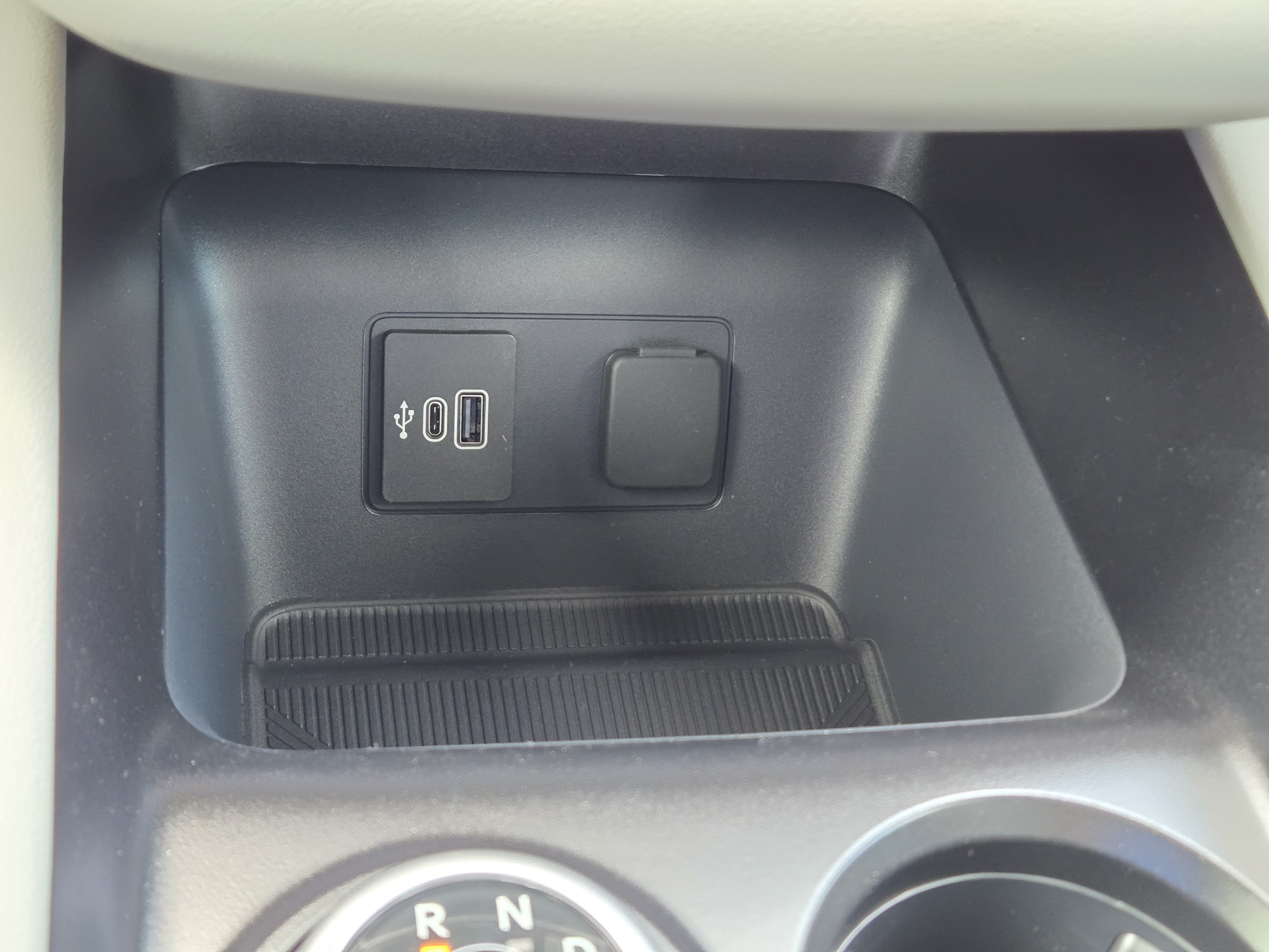 New 2026 Ford Explorer Active w/ Active Comfort Package RWD image 32