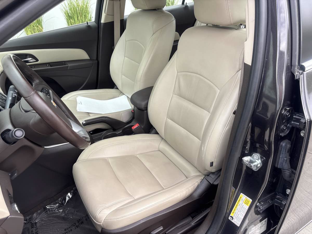 Used 2016 Chevrolet Cruze LT FWD image 17