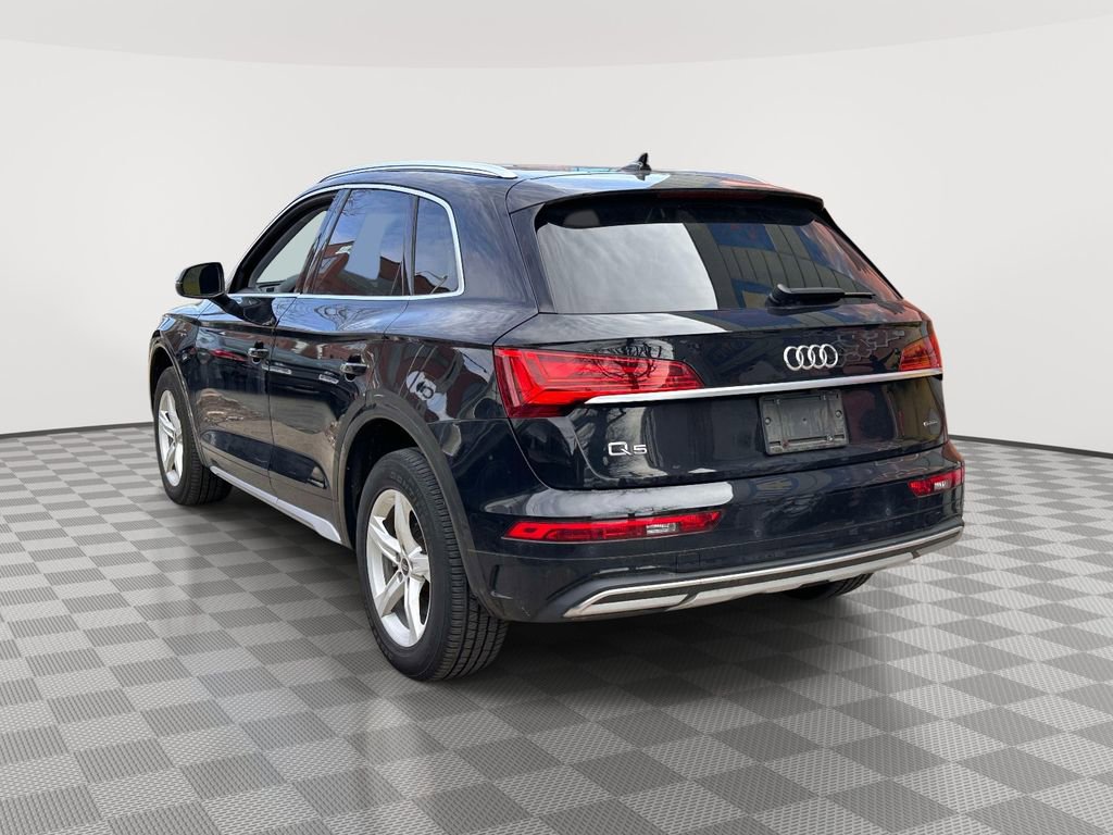 Used 2023 Audi Q5 2.0T Premium w/ Convenience Package image 4