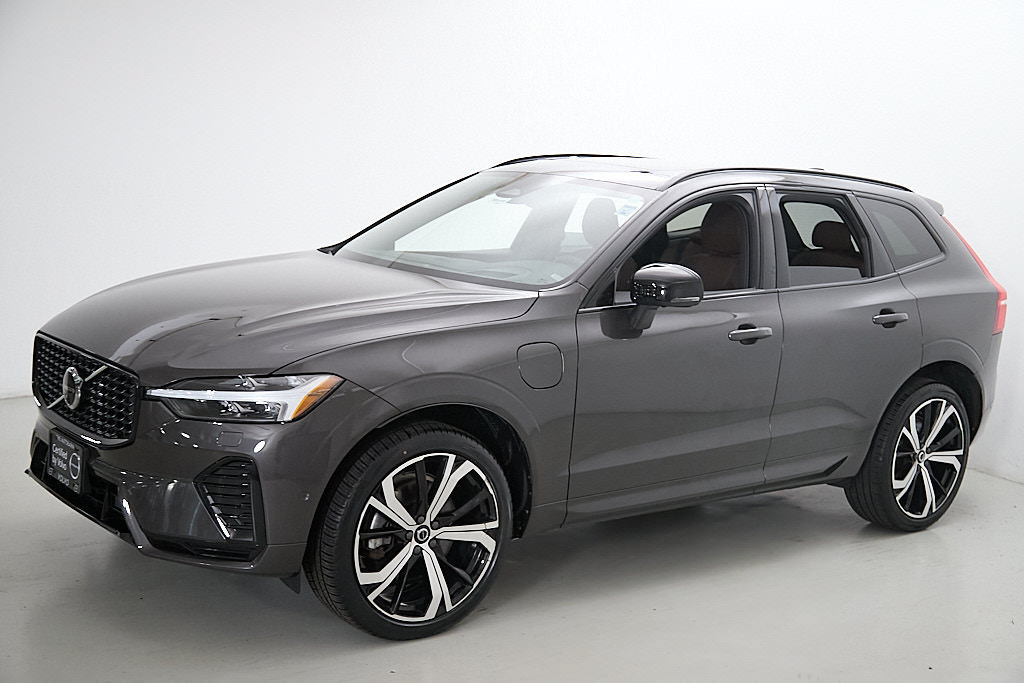 Certified 2023 Volvo XC60 T8 Ultimate w/ Climate Package AWD/4WD image 6