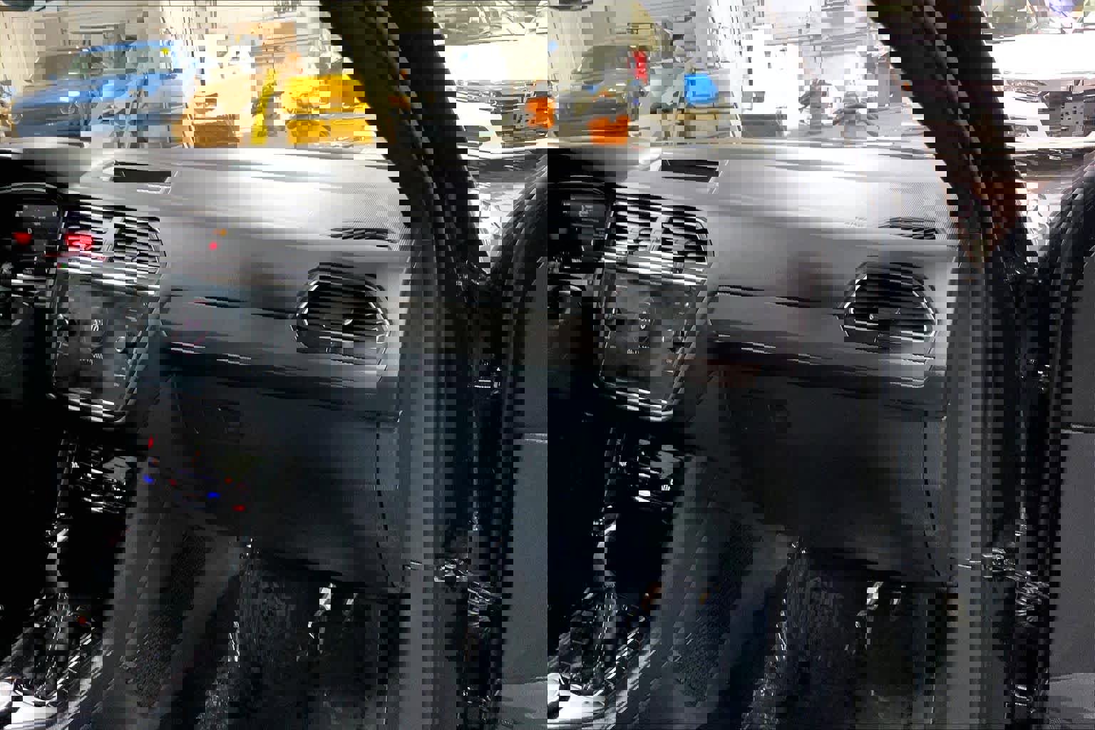 Used 2022 Volkswagen Tiguan SE R-Line image 19