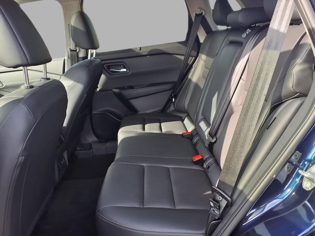 Certified 2025 Nissan Rogue SL w/ Tech Package image 24