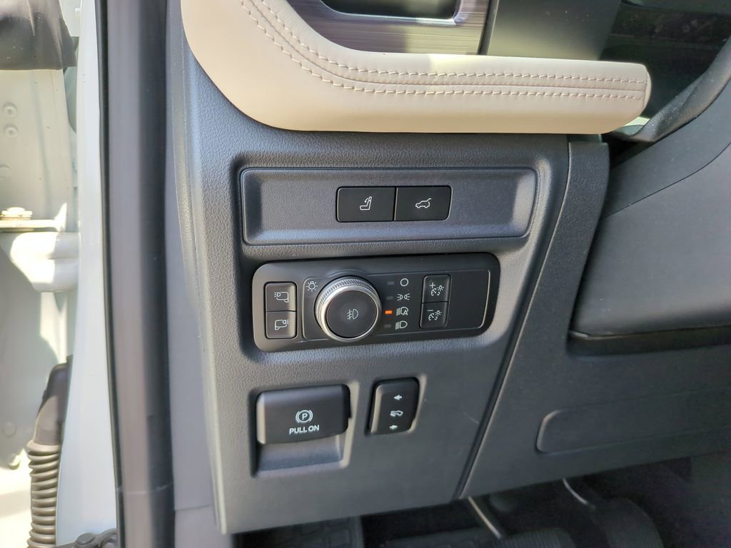 Certified 2022 Ford Expedition Platinum RWD image 28