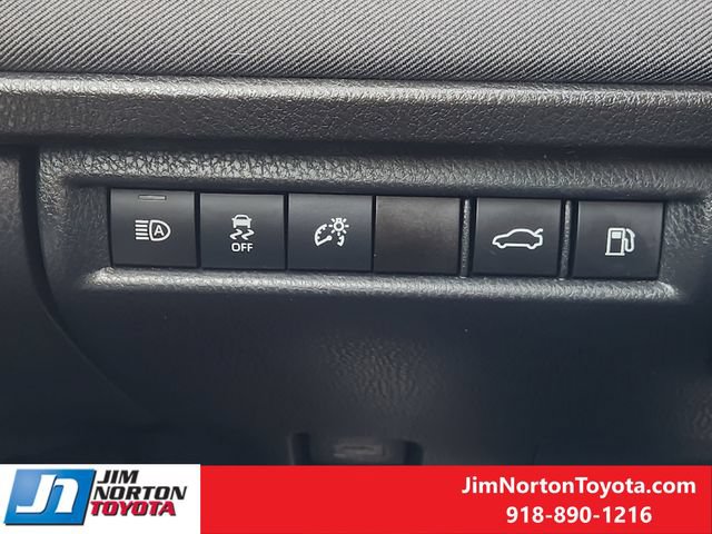 Used 2025 Toyota Camry LE FWD image 22