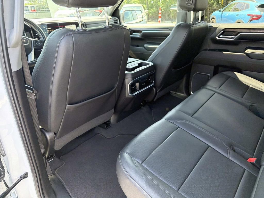 Used 2022 GMC Sierra 1500 SLT w/ SLT Convenience Package AWD/4WD image 17